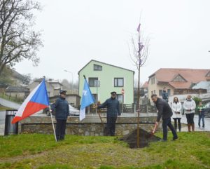 Lípa repub­li­ky v Třeš­ti